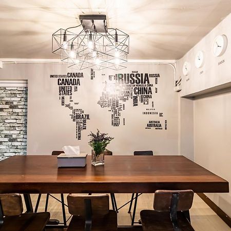 Snoozzze Hostel ใกล้รถไฟฟ้า ย่านบางรัก (Adults Only) Bangkok Eksteriør bilde