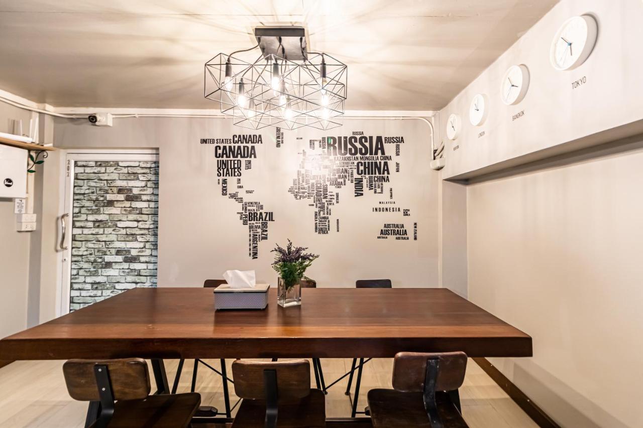 Snoozzze Hostel ใกล้รถไฟฟ้า ย่านบางรัก (Adults Only) Bangkok Eksteriør bilde