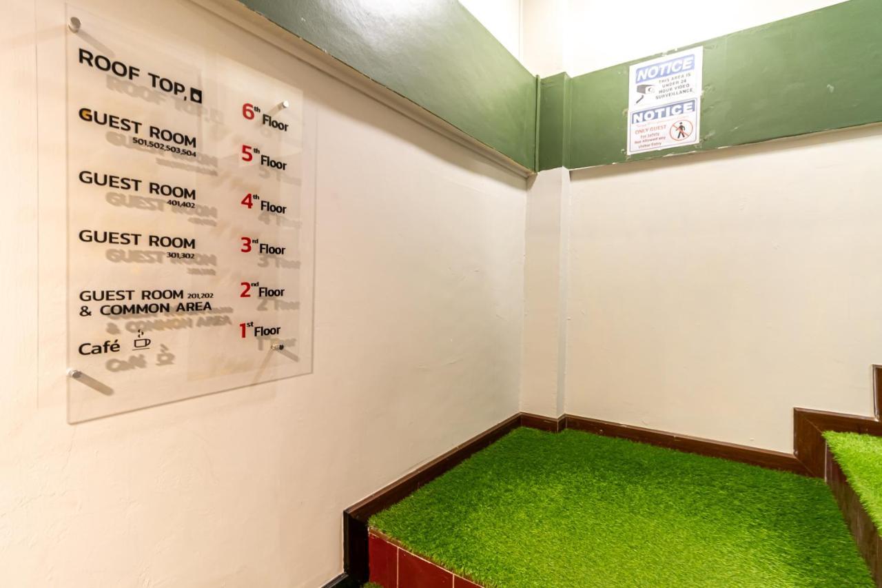 Snoozzze Hostel ใกล้รถไฟฟ้า ย่านบางรัก (Adults Only) Bangkok Eksteriør bilde