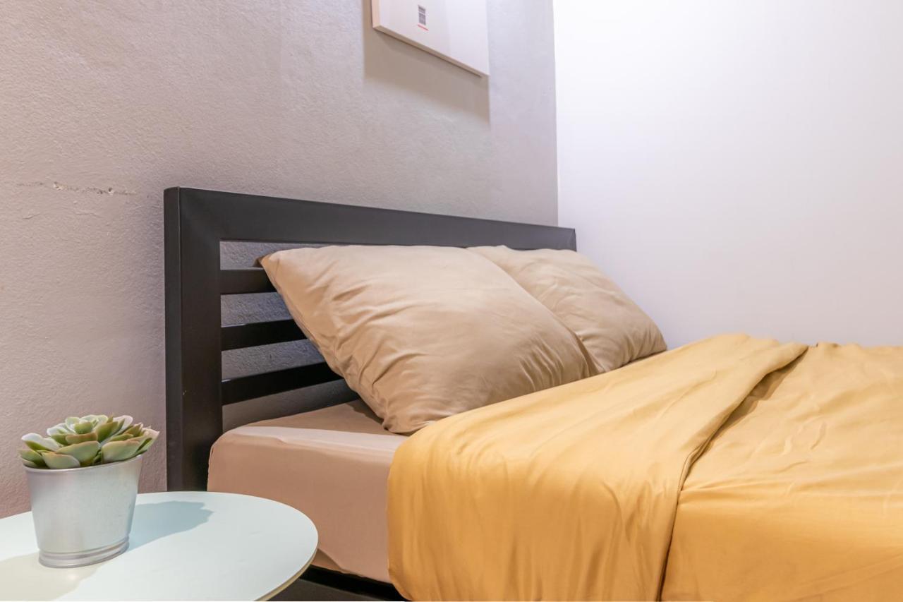 Snoozzze Hostel ใกล้รถไฟฟ้า ย่านบางรัก (Adults Only) Bangkok Eksteriør bilde