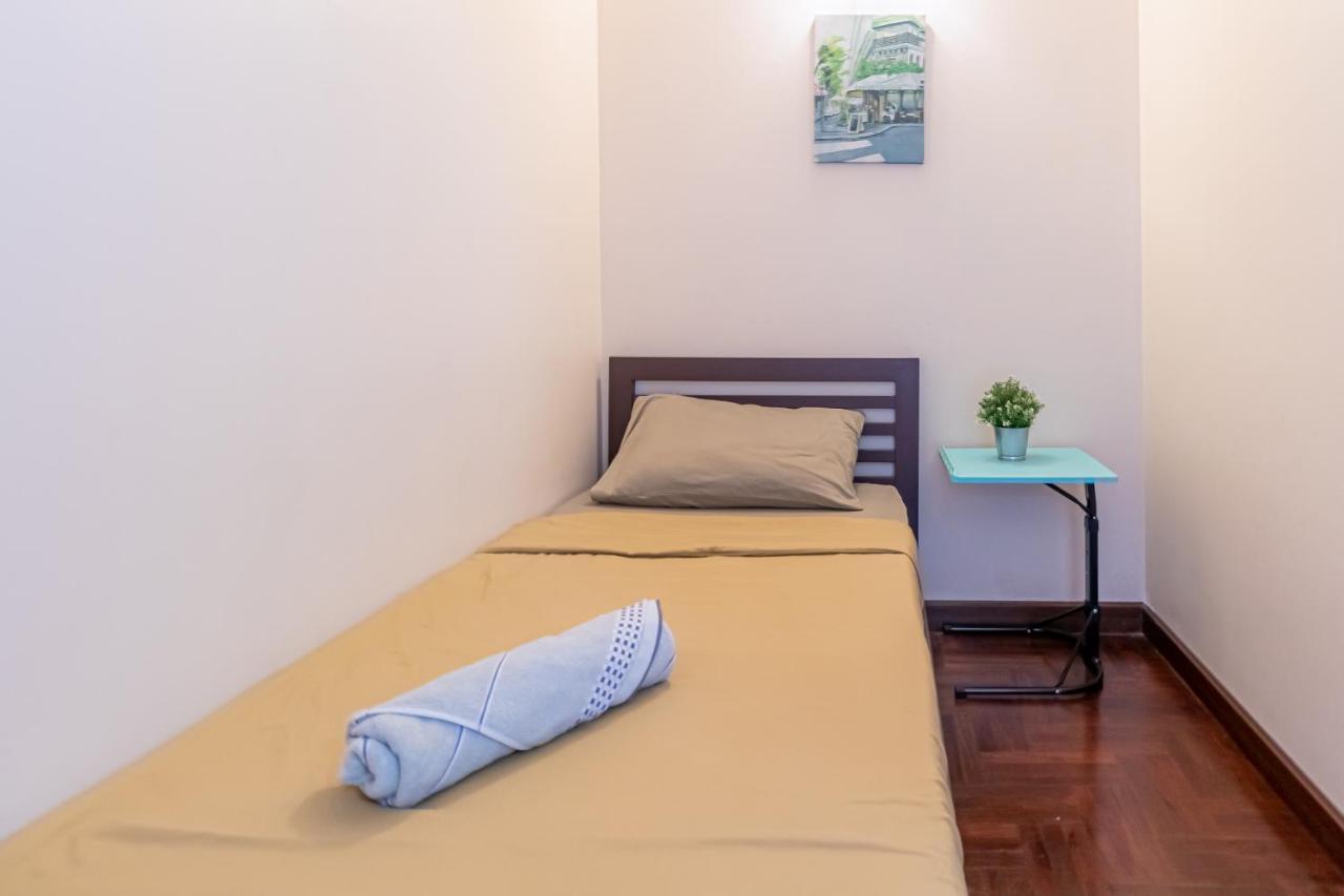 Snoozzze Hostel ใกล้รถไฟฟ้า ย่านบางรัก (Adults Only) Bangkok Eksteriør bilde