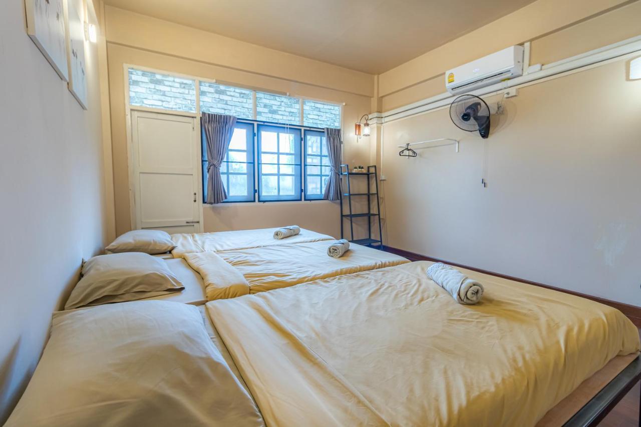 Snoozzze Hostel ใกล้รถไฟฟ้า ย่านบางรัก (Adults Only) Bangkok Eksteriør bilde